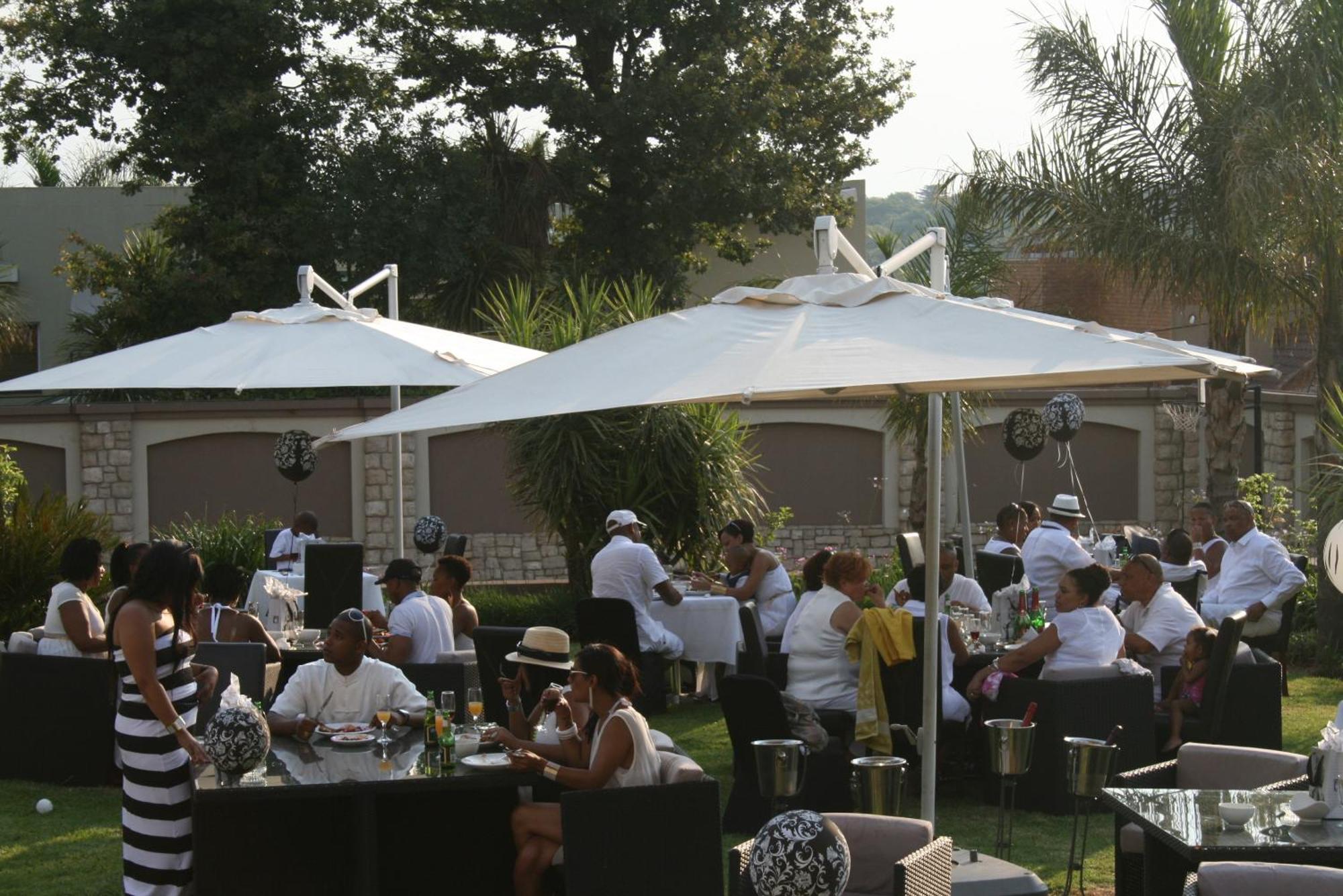 Africa Paradise - Or Tambo Airport Boutique Hotel Benoni Esterno foto