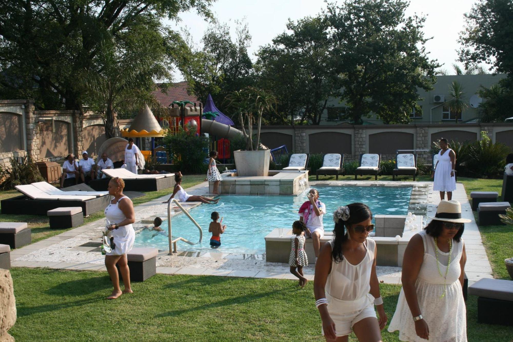 Africa Paradise - Or Tambo Airport Boutique Hotel Benoni Esterno foto