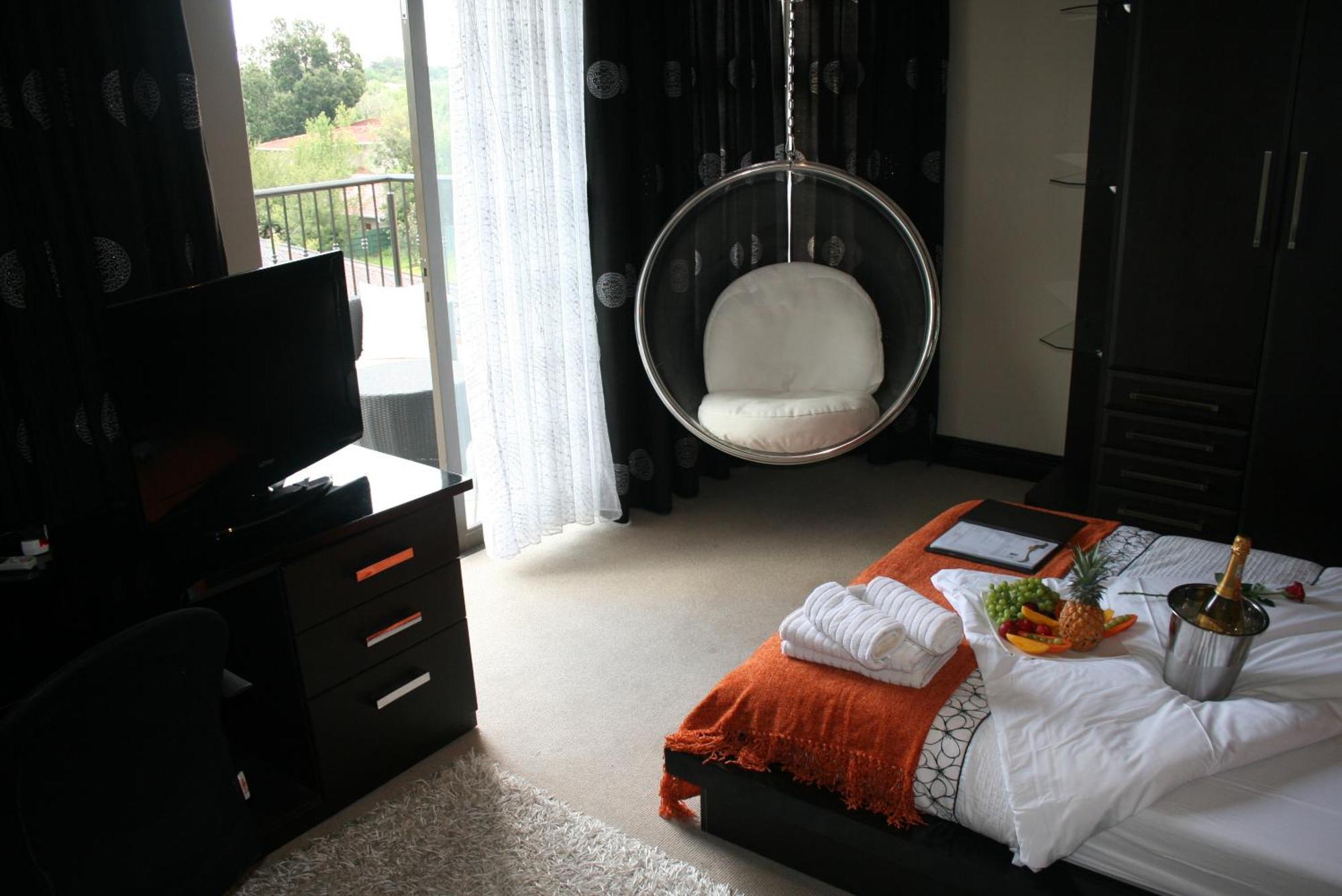 Africa Paradise - Or Tambo Airport Boutique Hotel Benoni Esterno foto