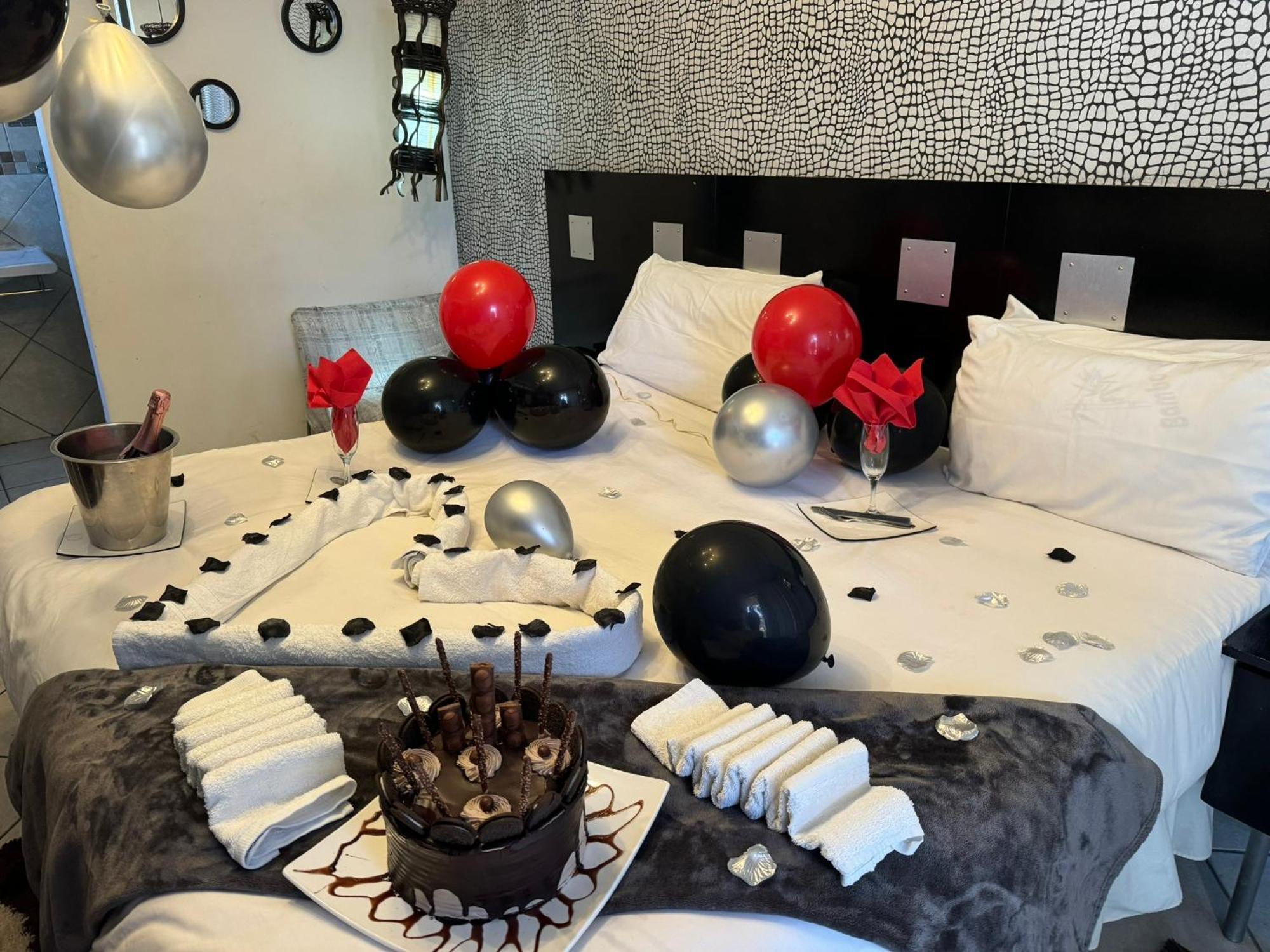 Africa Paradise - Or Tambo Airport Boutique Hotel Benoni Esterno foto